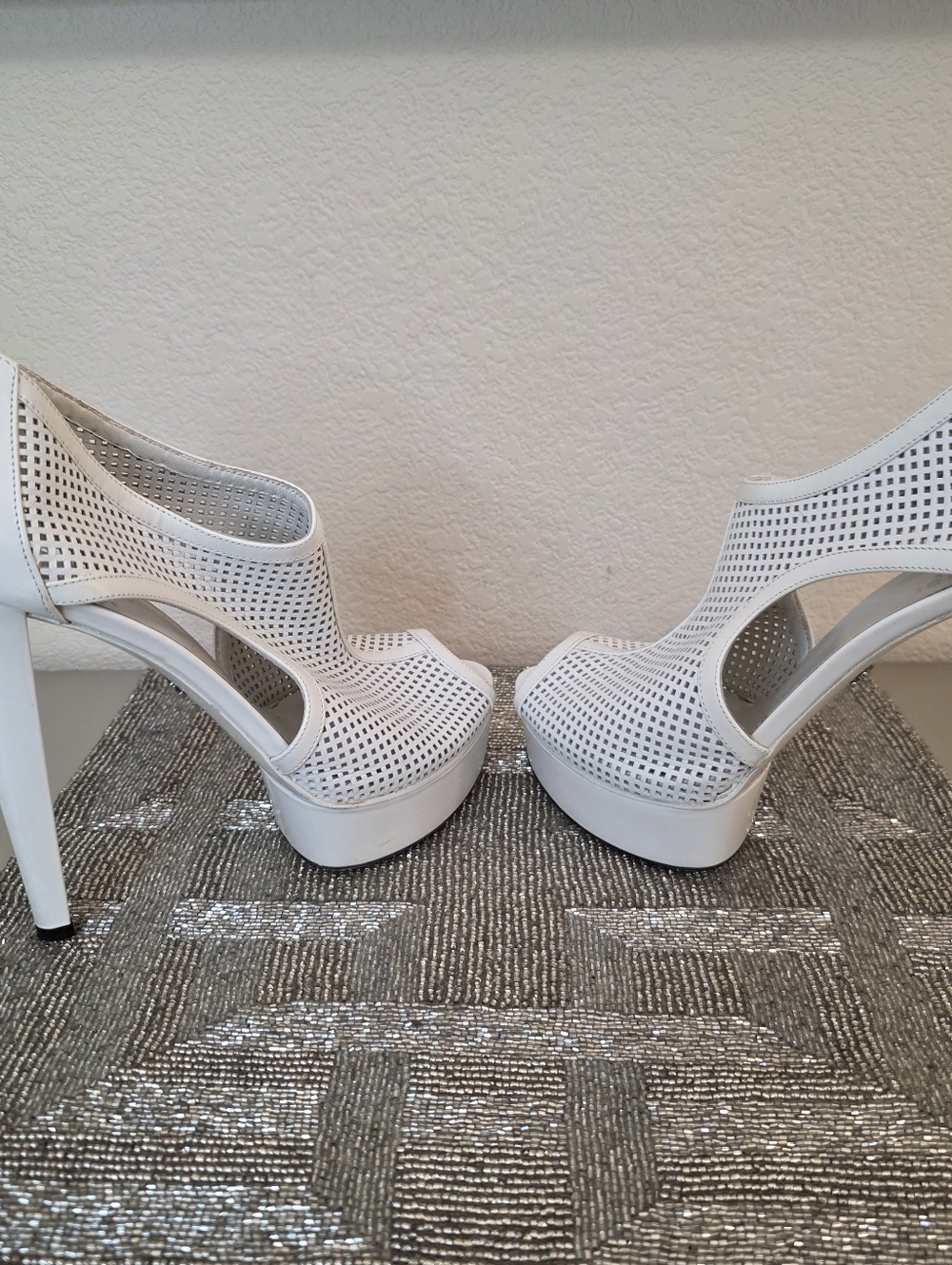 Gucci White Perforated Leather Peep-Toe Platform High Heel Ankle Booties - EU 39 - Picture 14 of 15